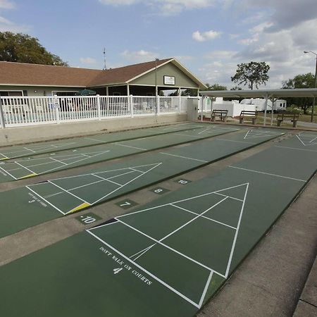 Clerbrook Golf & Rv Resort Caravan Park Clermont Zewnętrze zdjęcie