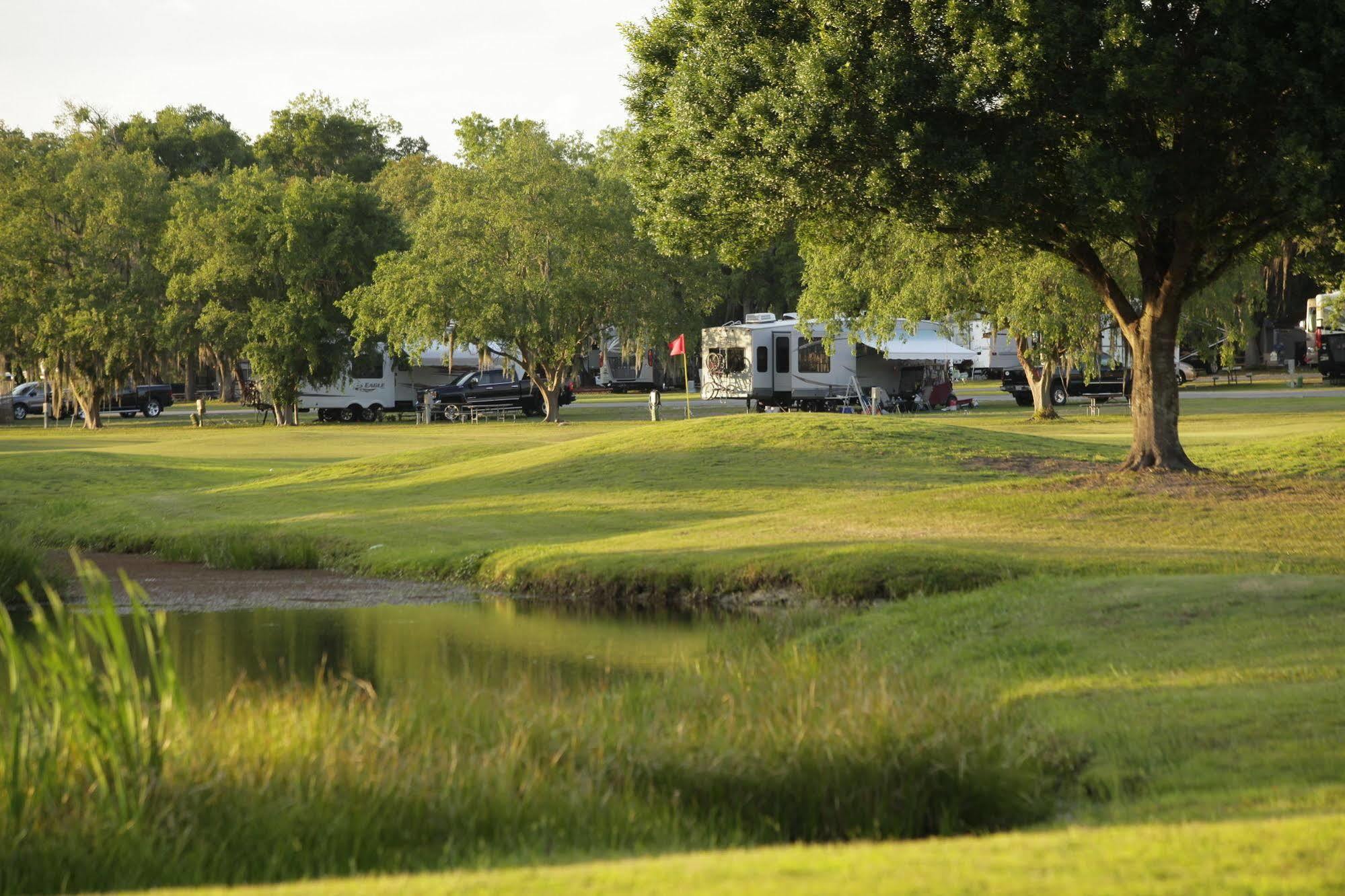 Clerbrook Golf & Rv Resort Caravan Park Clermont Zewnętrze zdjęcie